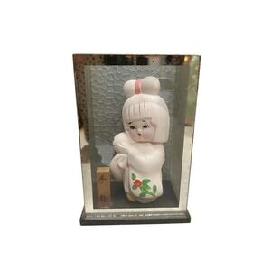 Japanese Bisque Hakata Geisha in glass case Japanese Doll‎ Figurine